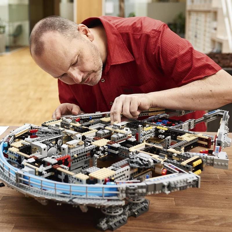 LEGO Star Wars - Ultimate Millennium Falcon 75192 - Brinquedos de